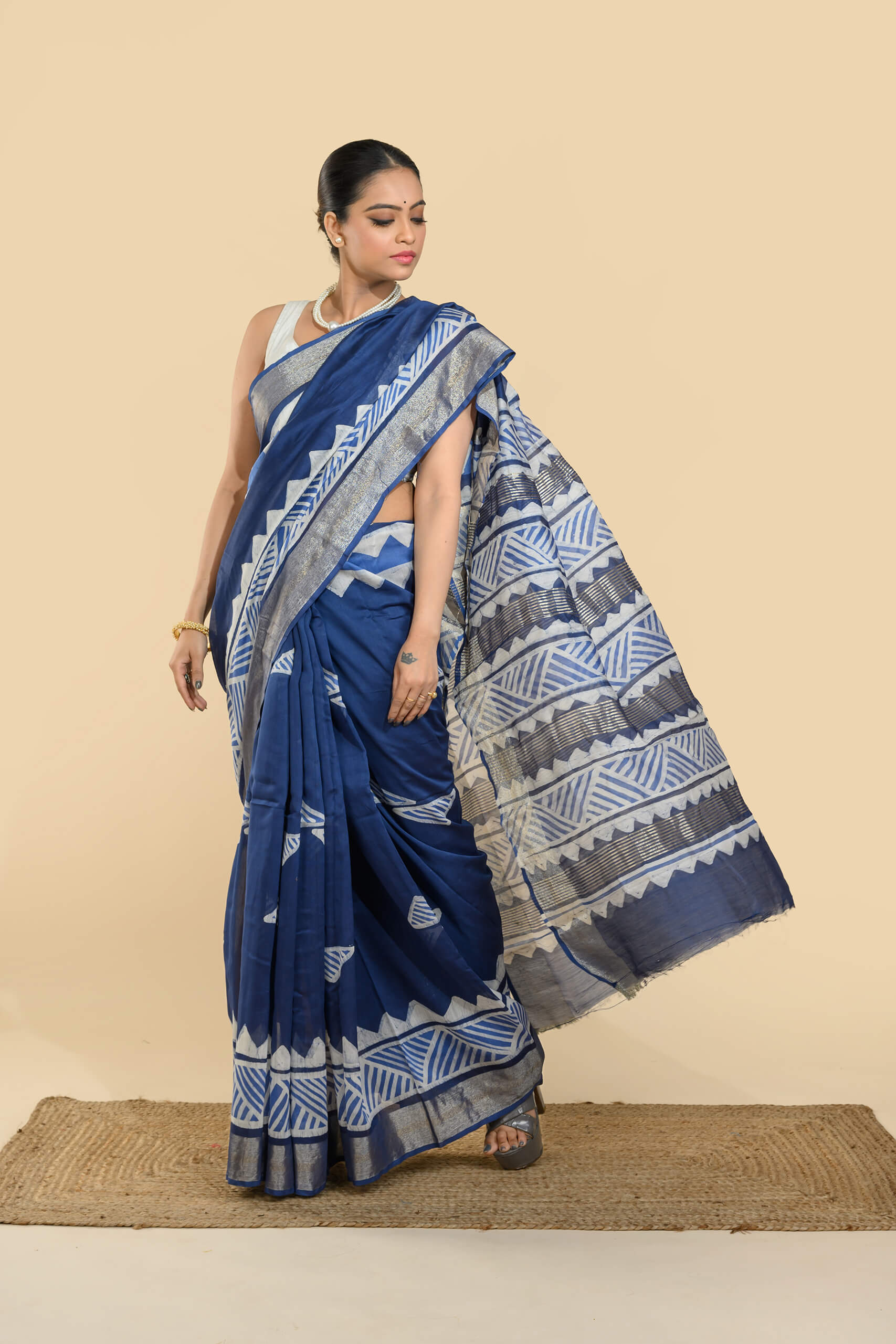 Neelbithi Batik Chanderi Saree Tantvithi - Image 3