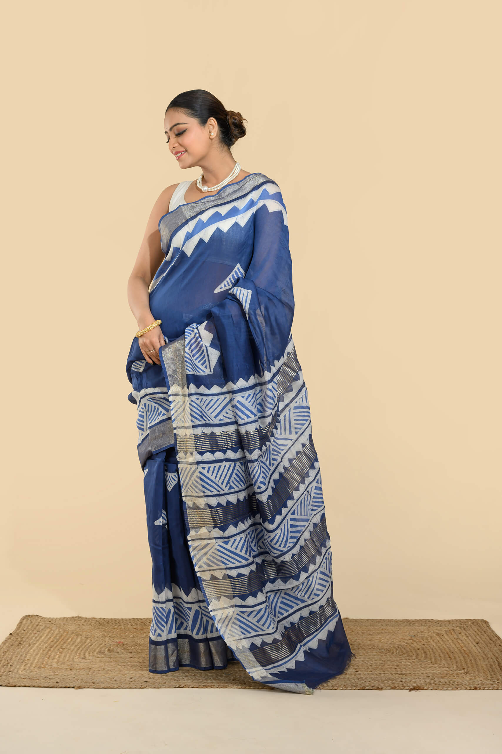 Neelbithi Batik Chanderi Saree Tantvithi - Image 4