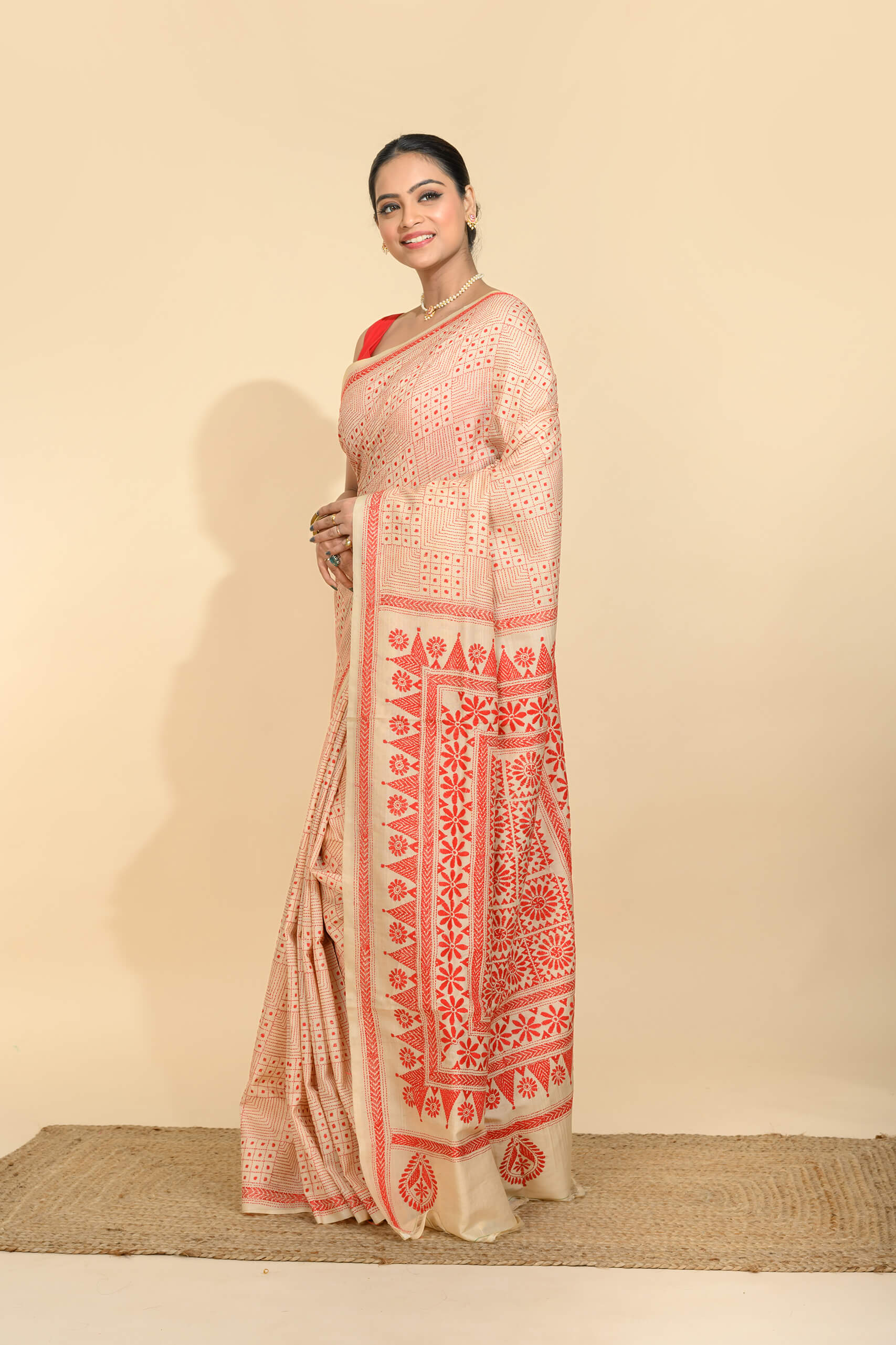 Tussar Kantha Saree – Tantvithi Riva Red Handloom - Image 4
