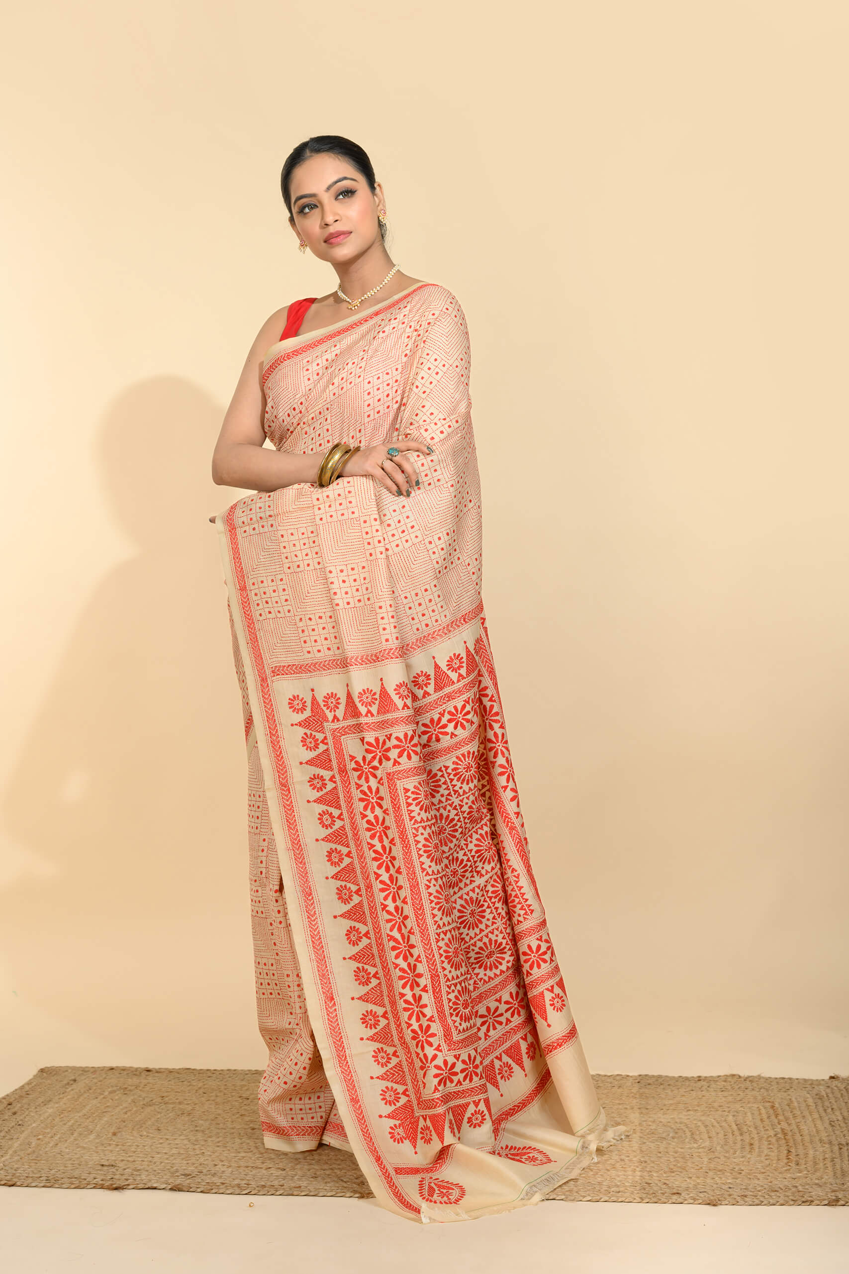 Tussar Kantha Saree – Tantvithi Riva Red Handloom - Image 5