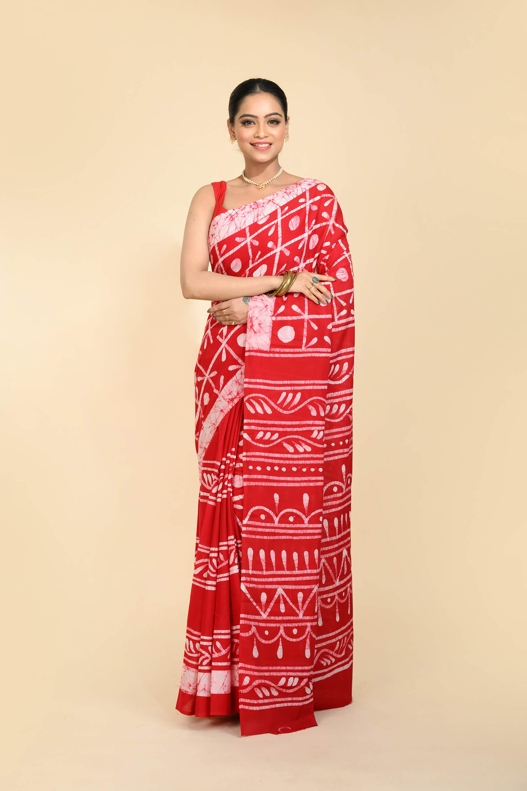 Cotton Batik Saree – Raktrekha Red Handloom Saree | Tantvithi - Image 3