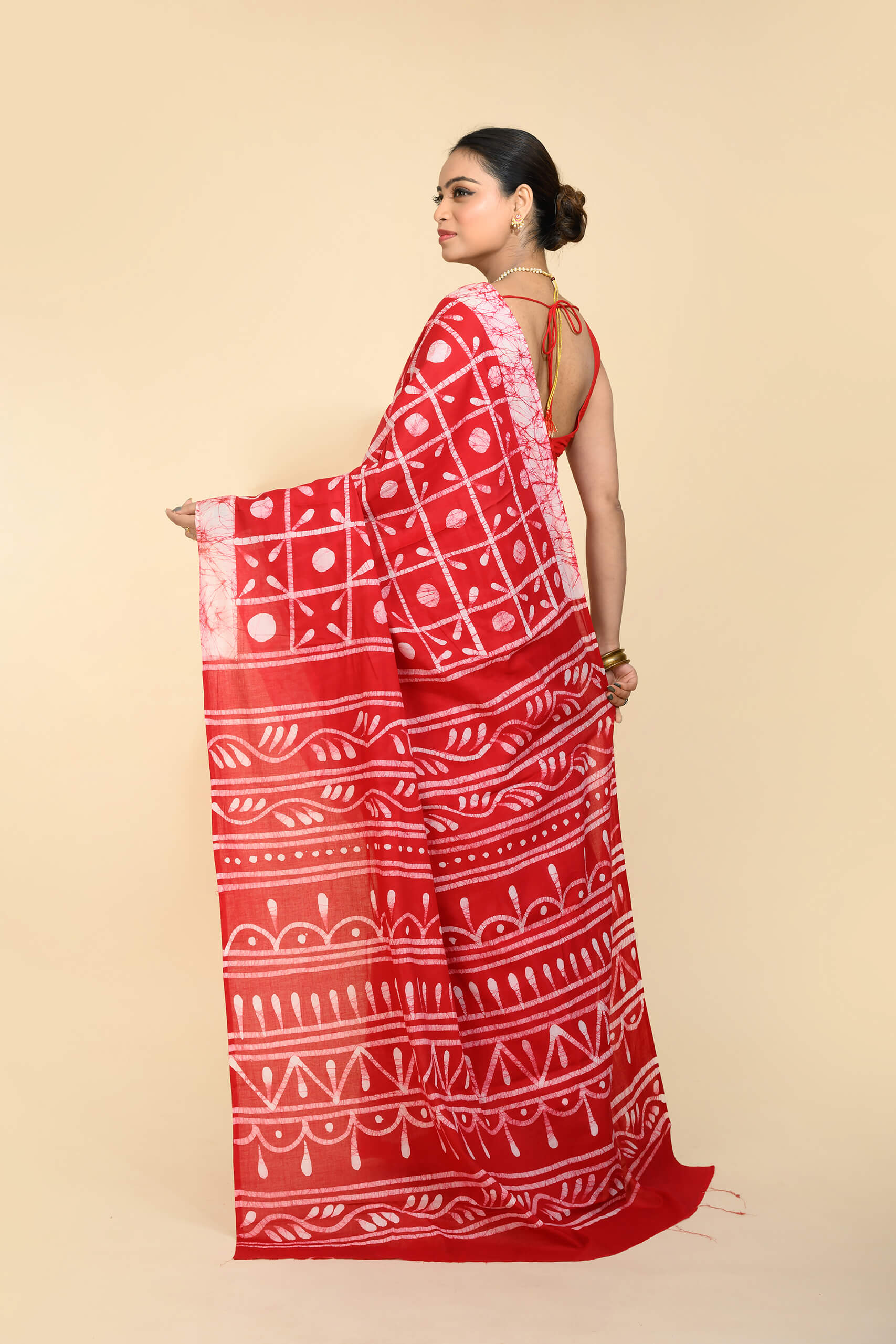 Cotton Batik Saree – Raktrekha Red Handloom Saree | Tantvithi - Image 6