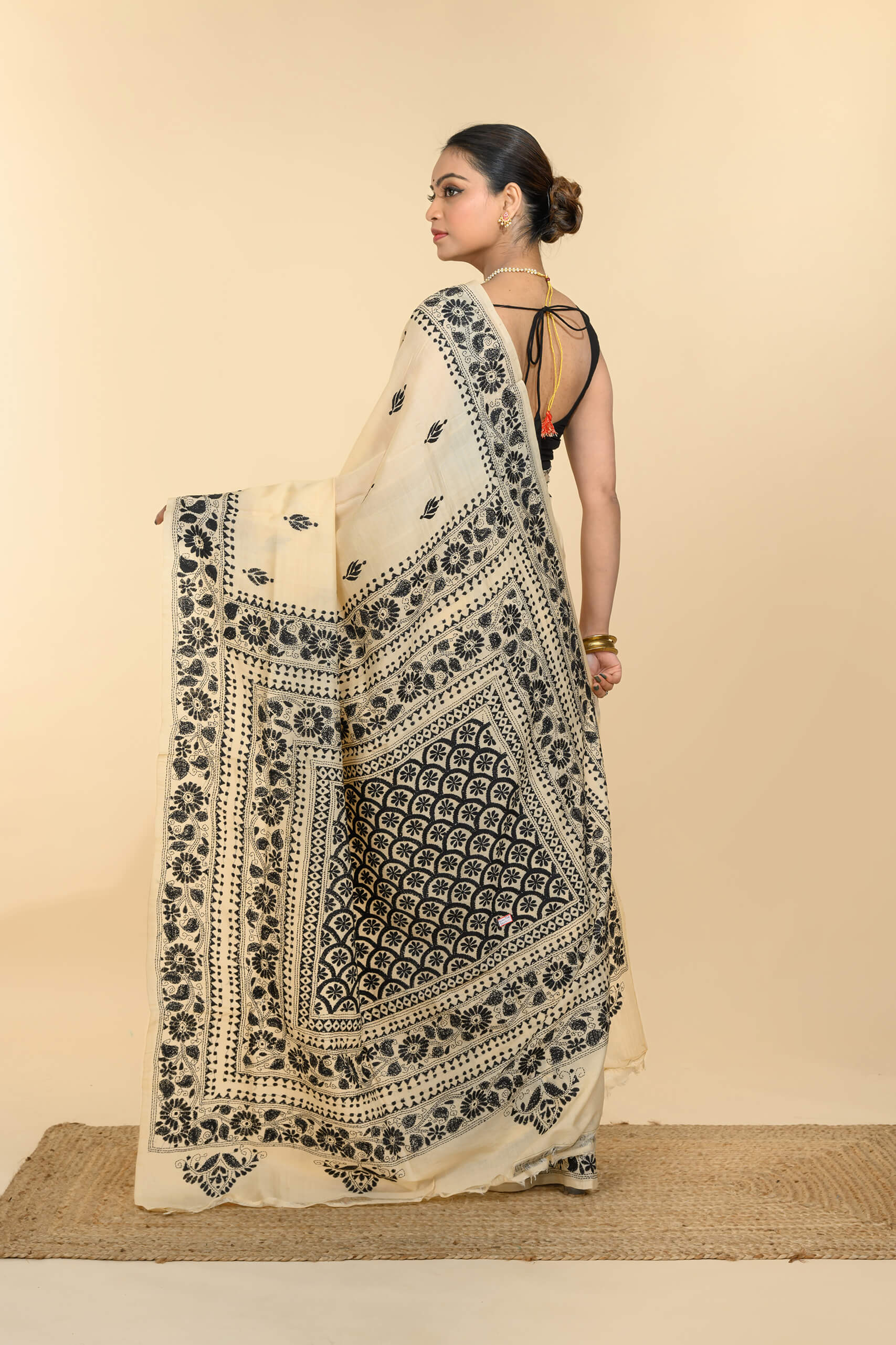 Semi Tussar Kantha Saree cream black Tantvithi Elira handloom saree with kantha stitch