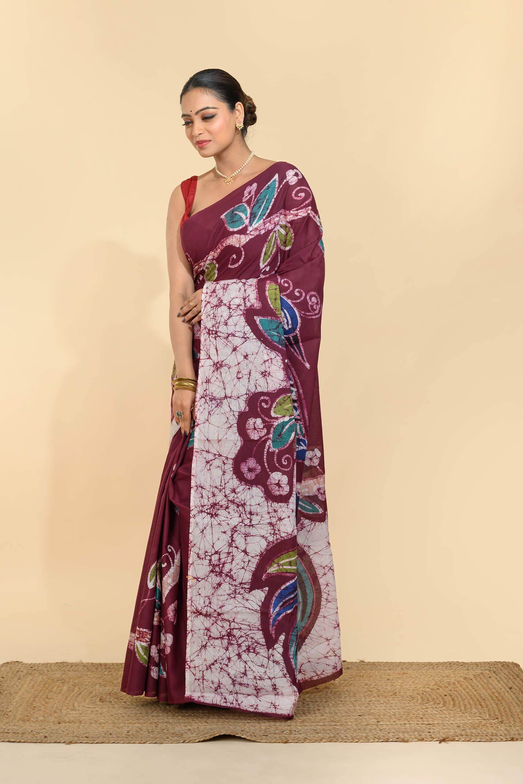 Batik Cotton Saree – Tantvithi Madirpushpa Wine Floral - Image 4