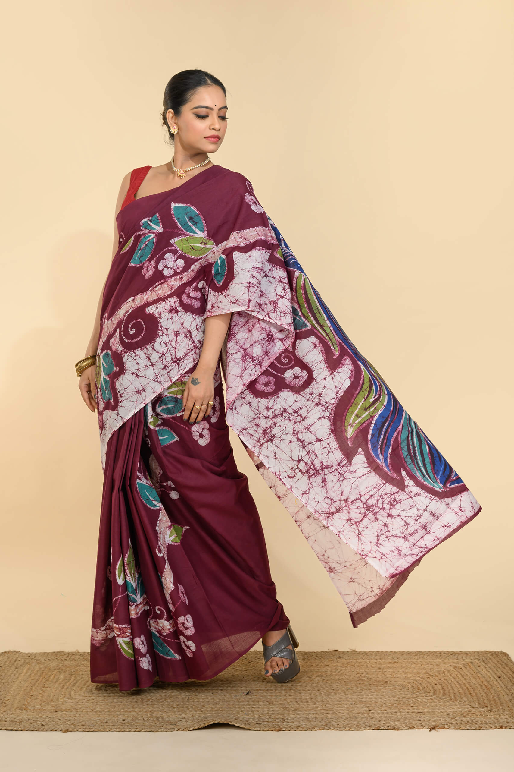 Batik Cotton Saree – Tantvithi Madirpushpa Wine Floral - Image 5