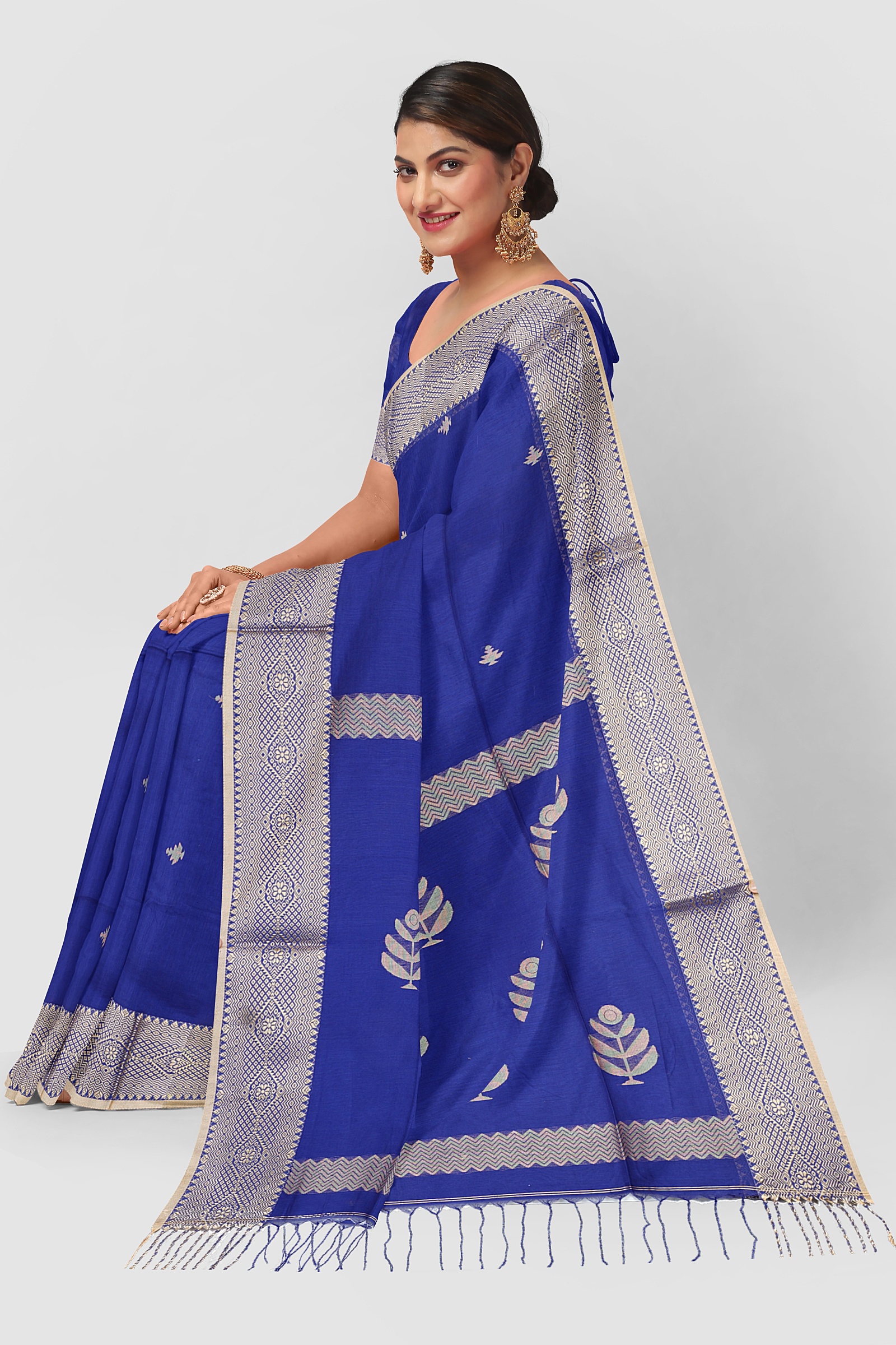 Navy blue handloom cotton saree from Tangail with a woven leaf motif on the pallu