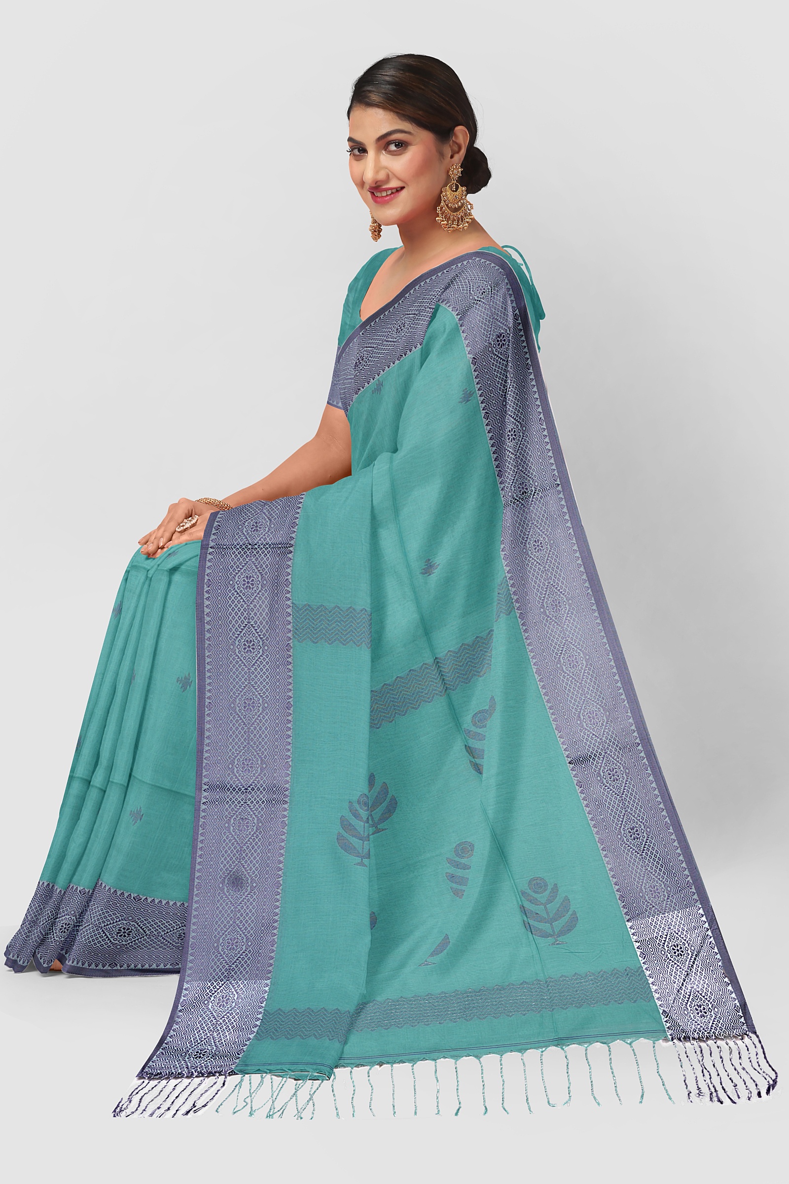 Sea green Tangail cotton saree, a handloom Bengal weave by Tantvithi